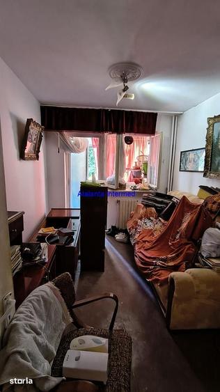 Apartament cu 3 camere decomandat în CET