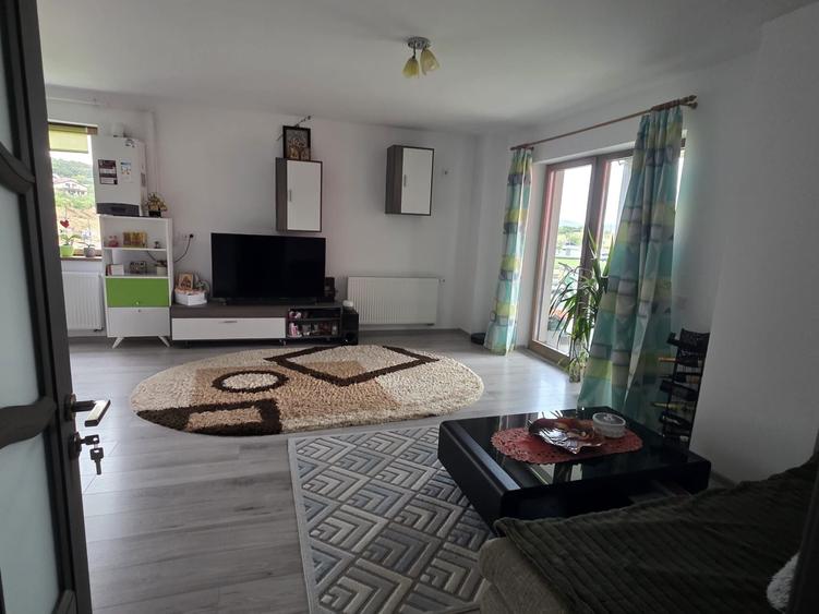 Apartament cu 2 camere decomandat în Exterior Vest