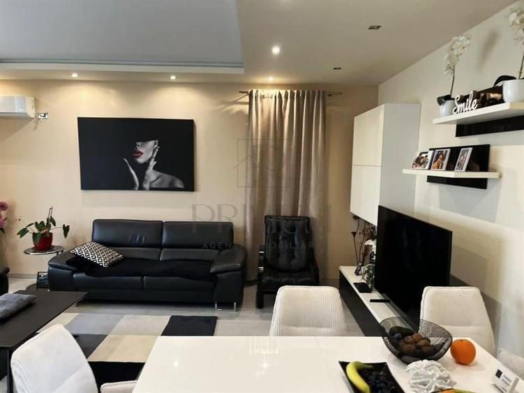 Apartament cu 3 camere decomandat, mobilat în Dumbrăvița