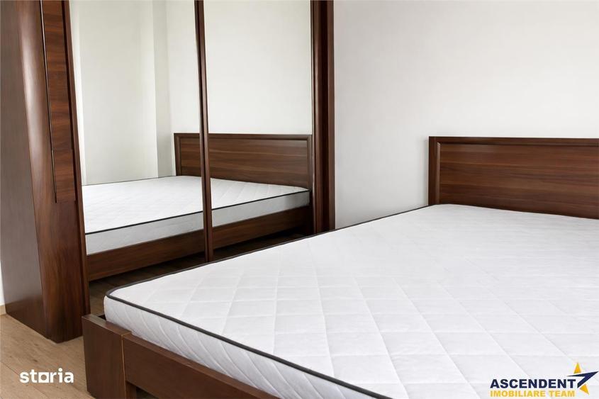 Apartament cu 4 camere decomandat în Noua