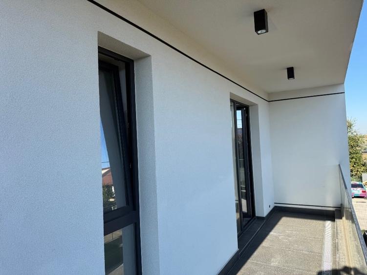 Duplex cu 4 camere cu Canalizare în Dumbrăvița