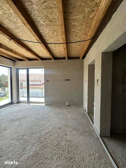 Casă cu 4 camere decomandat cu Teren 525 Mp în Central