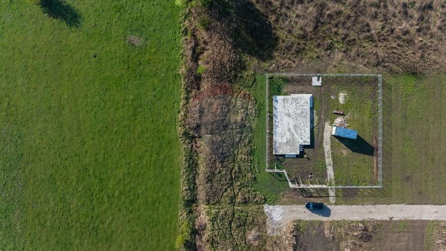 Teren intravilan de 668 mp, în Sânpetru
