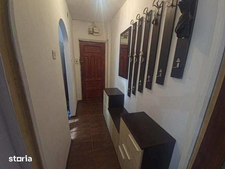 Apartament cu 2 camere semidecomandat, mobilat în Sud