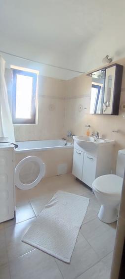 Apartament cu 3 camere decomandat în Bună Ziua