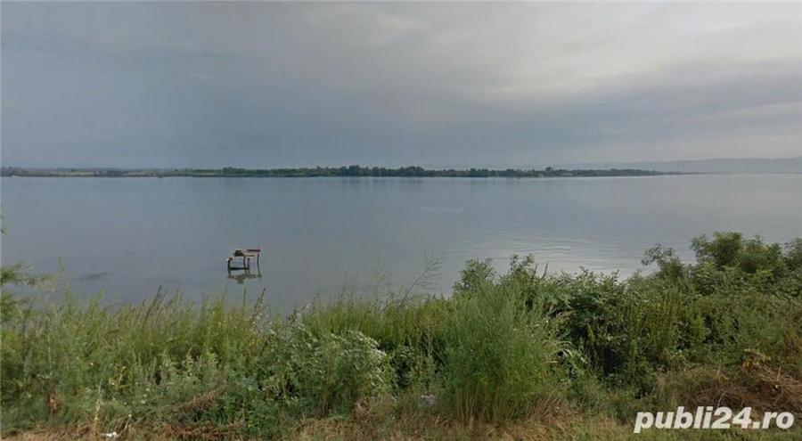 Teren de 5000 mp, în Batoți