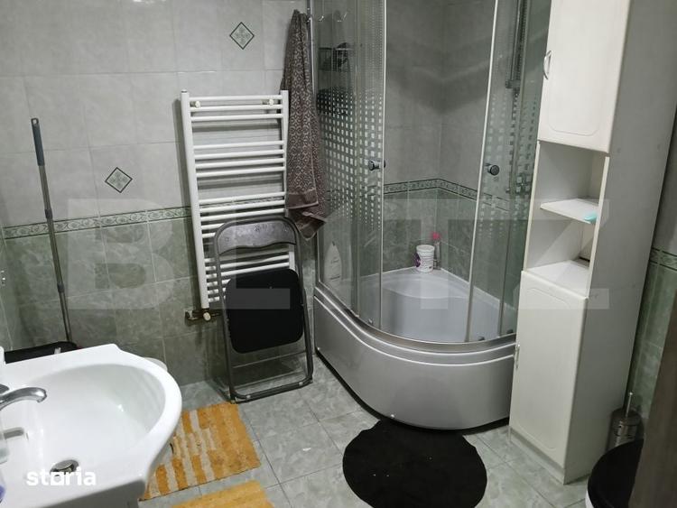 Casă cu 10 camere cu Teren 580 Mp în Central