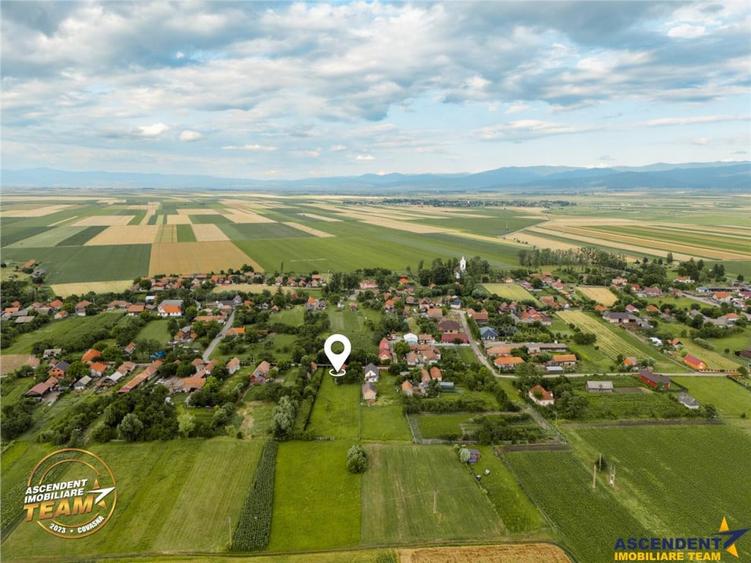 Casă cu 3 camere cu Teren 2619 Mp în Mărcuș