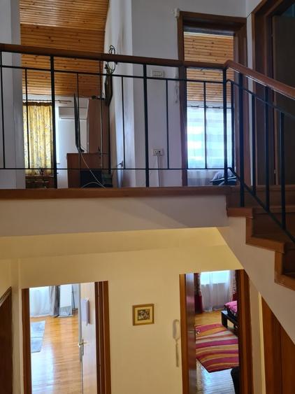 Casă cu 6 camere cu Teren 300 Mp în Herăstrău