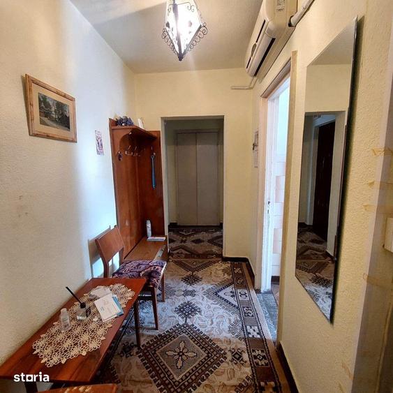 Apartament cu 3 camere în Micro 17
