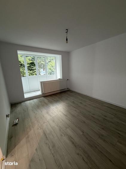 Apartament cu 3 camere în Drumul Taberei