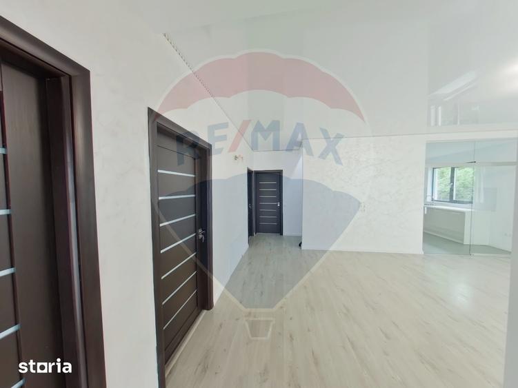 Casa / Vila cu 4 camere - 4