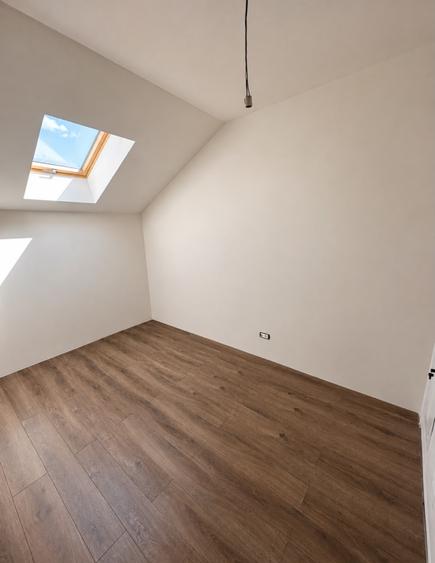 Duplex cu 4 camere cu Canalizare în Moșnița Nouă