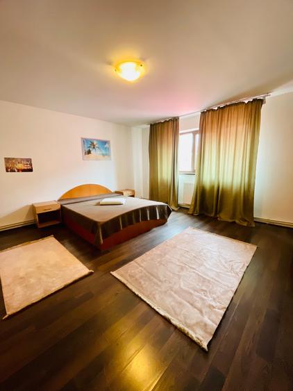 Apartament cu 3 camere decomandat în Apărătorii Patriei