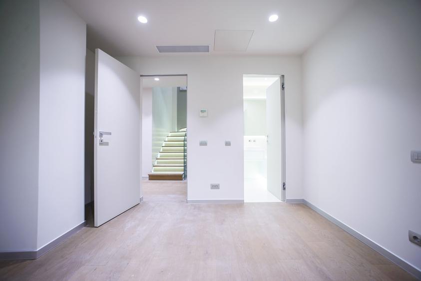 Apartament cu 4 camere decomandat, mobilat în Iancu Nicolae