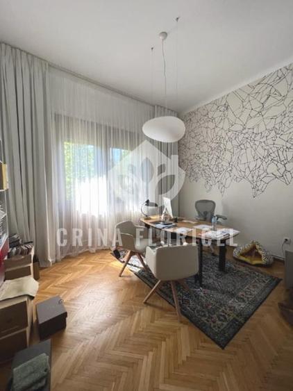 Apartament cu 4 camere decomandat, mobilat în Primăverii