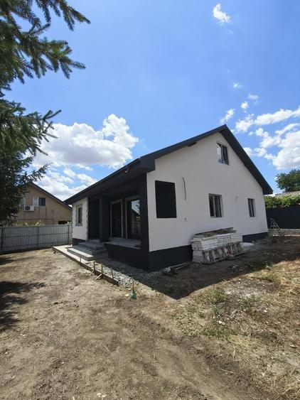 Casă cu 3 camere în Valu lui Traian