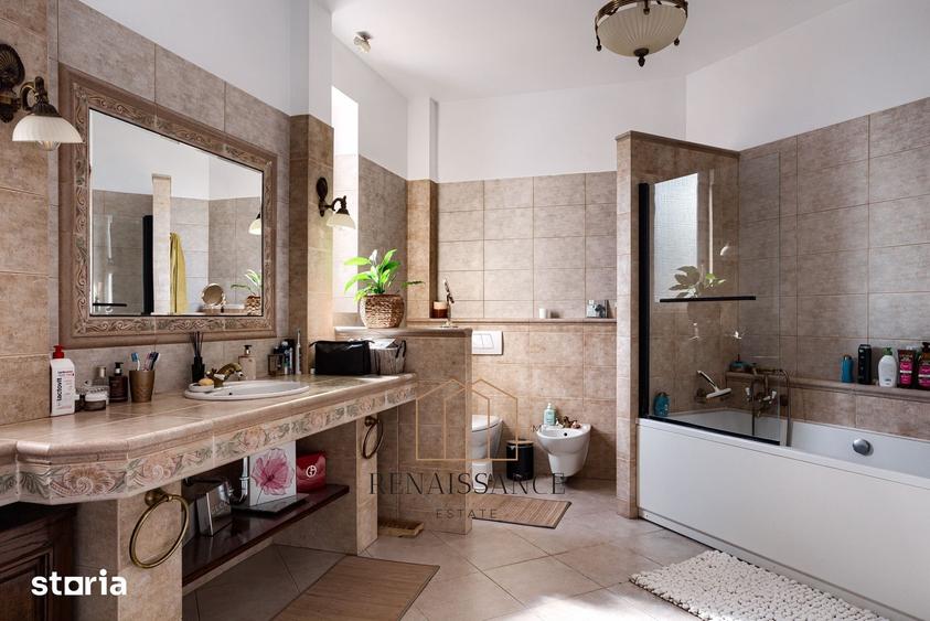 Casă cu Teren 1373 Mp în Soarelui