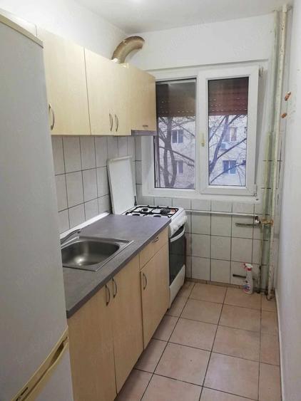 Apartament cu 2 camere semidecomandat în Dacia