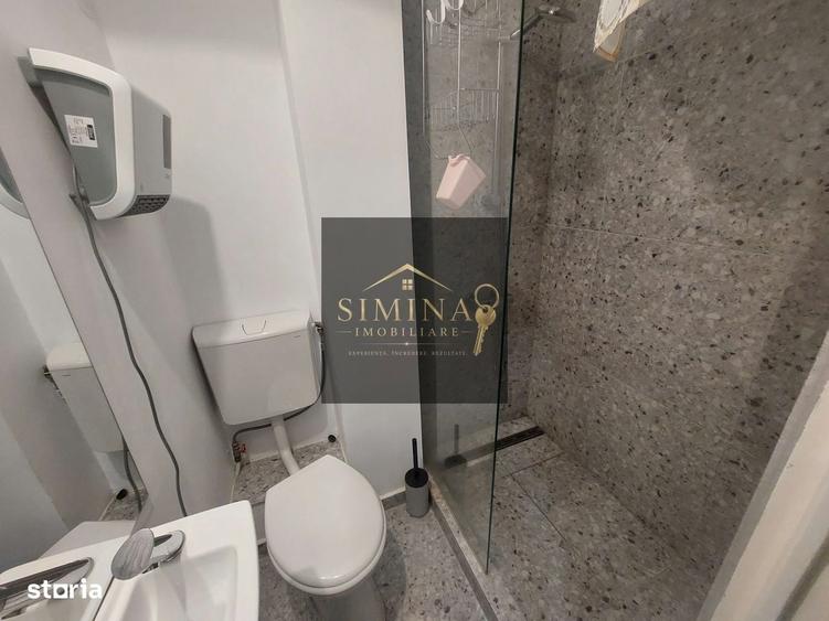 Apartament cu 3 camere decomandat în Cornișa