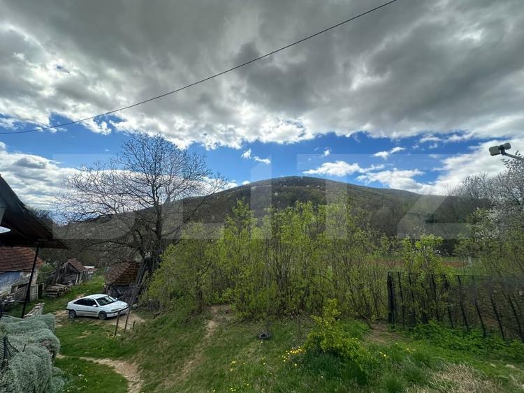 Casă individuală cu 4 camere cu Teren 21369 Mp în Boiu
