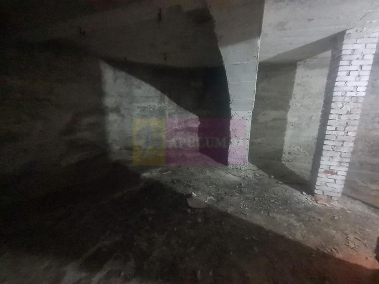 Casă individuală cu 4 camere cu Canalizare în Central