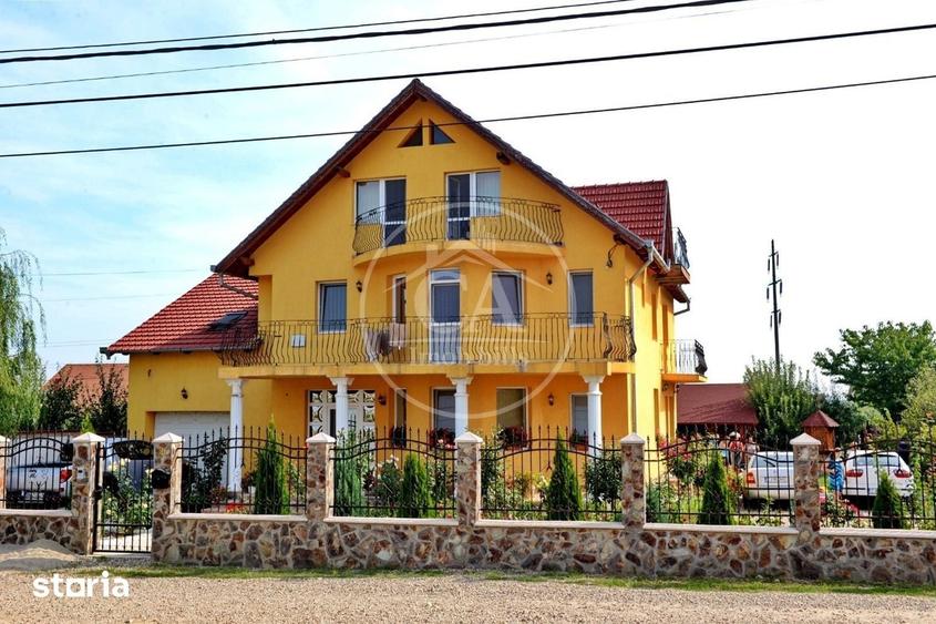 Casă cu Teren 1000 Mp în Sânmartin
