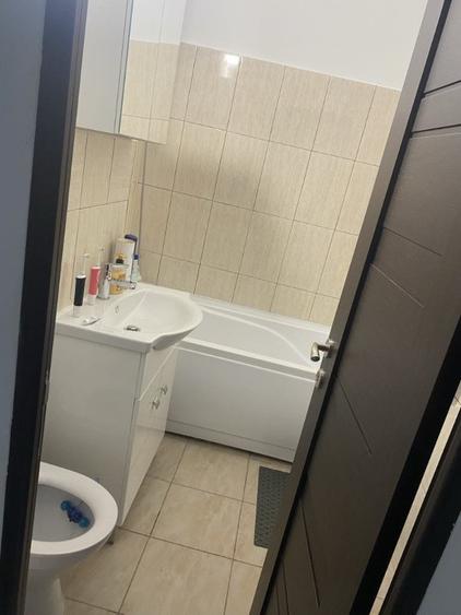 Apartament cu 3 camere decomandat, mobilat în Pantelimon