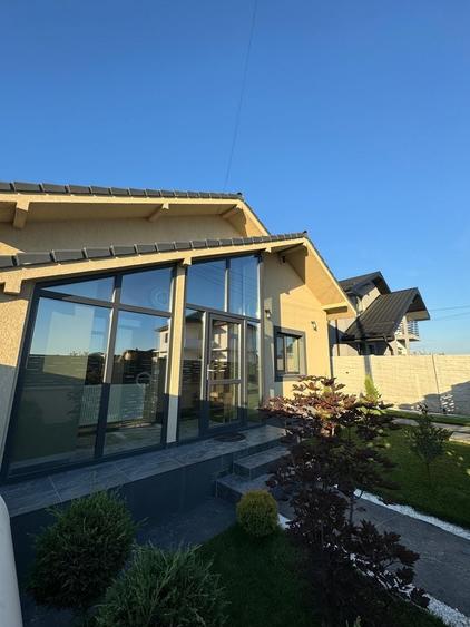 Casă cu 4 camere în Preajba