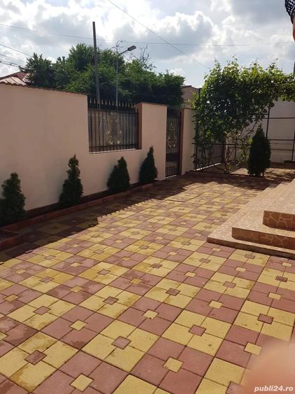 Casă cu 5 camere cu Teren 300 Mp în Apărătorii Patriei