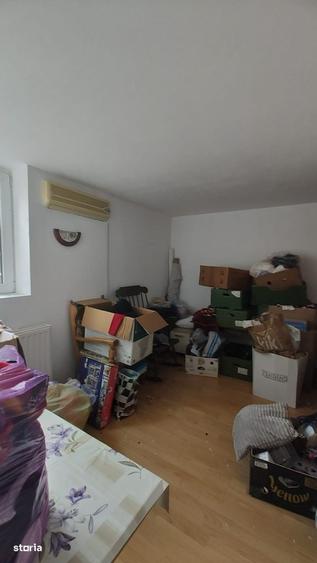 Casă cu 2 camere în Central