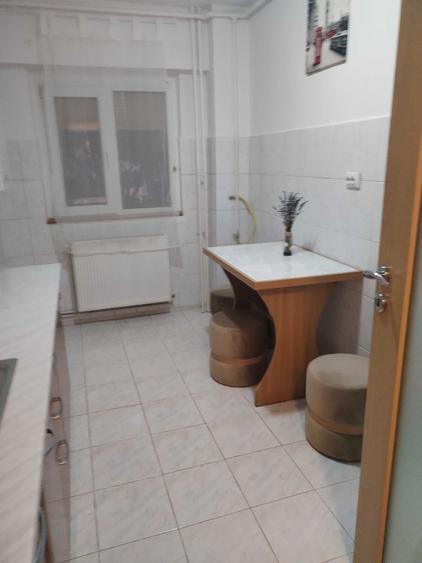 Apartament cu 2 camere decomandat în Județean