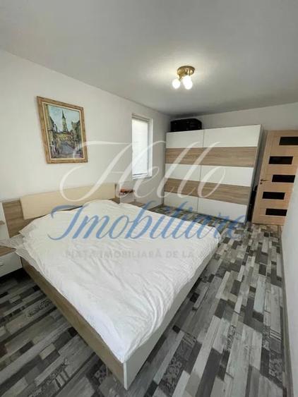 Apartament cu 3 camere semidecomandat în Florești