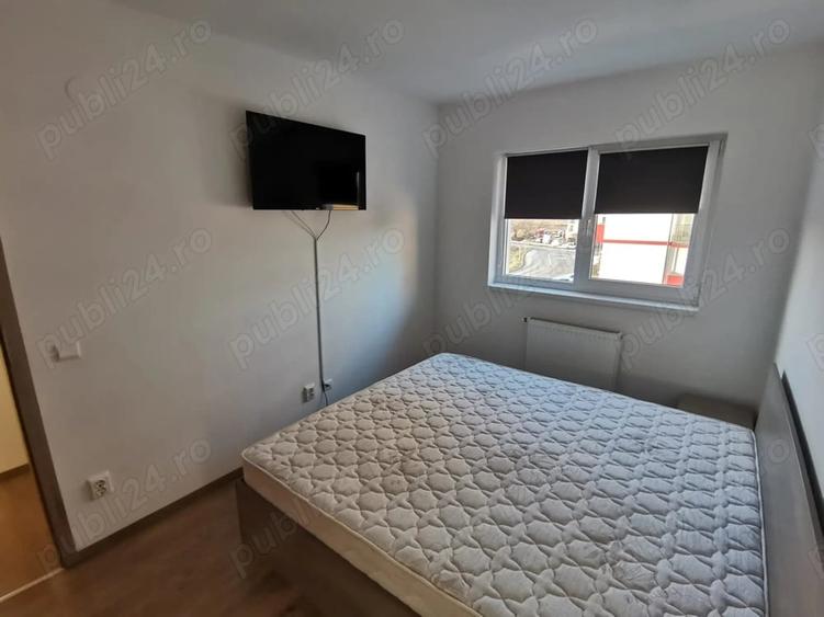 Apartament cu 3 camere semidecomandat în Vest