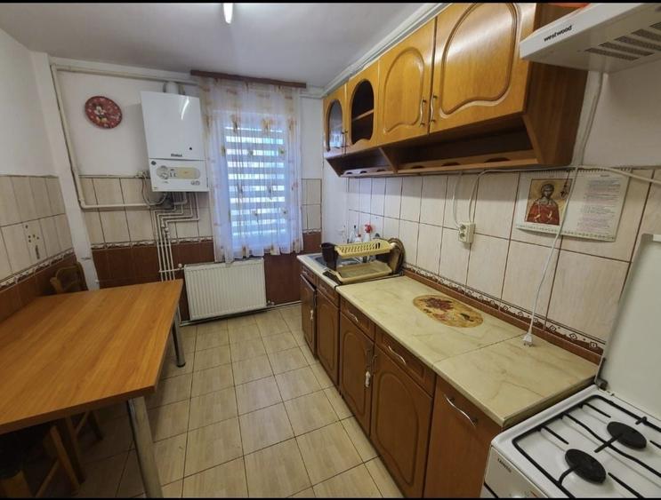Apartament cu 2 camere decomandat în Pandurilor