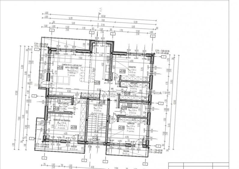 Apartament cu 4 camere în Câmpului
