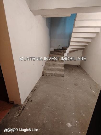 Casă cu 5 camere cu Teren 375 Mp în Central