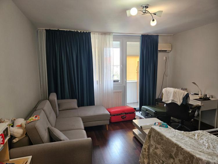 Apartament cu 3 camere circular în Complex Studențesc