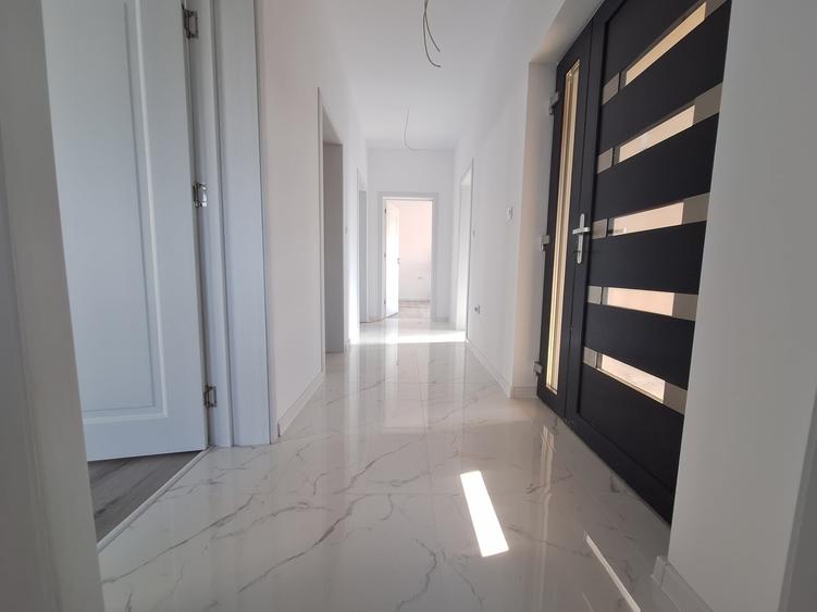 Duplex cu 4 camere cu Teren 417 Mp în Giarmata