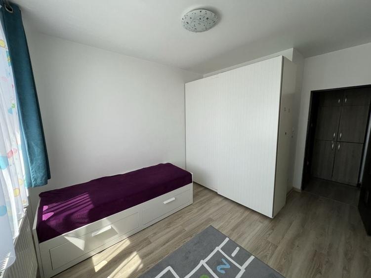 Proprietar, inchiriez apartament cu 3 camere, strada Anghel Saligny - 4