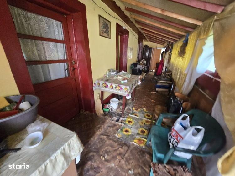 Casă cu 2 camere cu Teren 3751 Mp în Hârsești