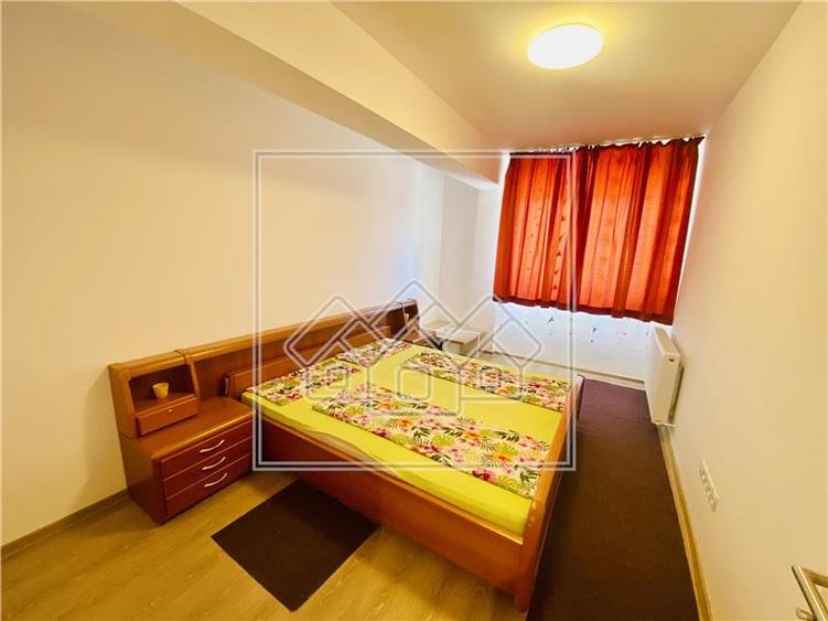 Apartament cu 3 camere nedecomandat în Turnișor