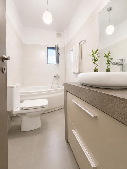 Apartament cu 3 camere decomandat în Km 4