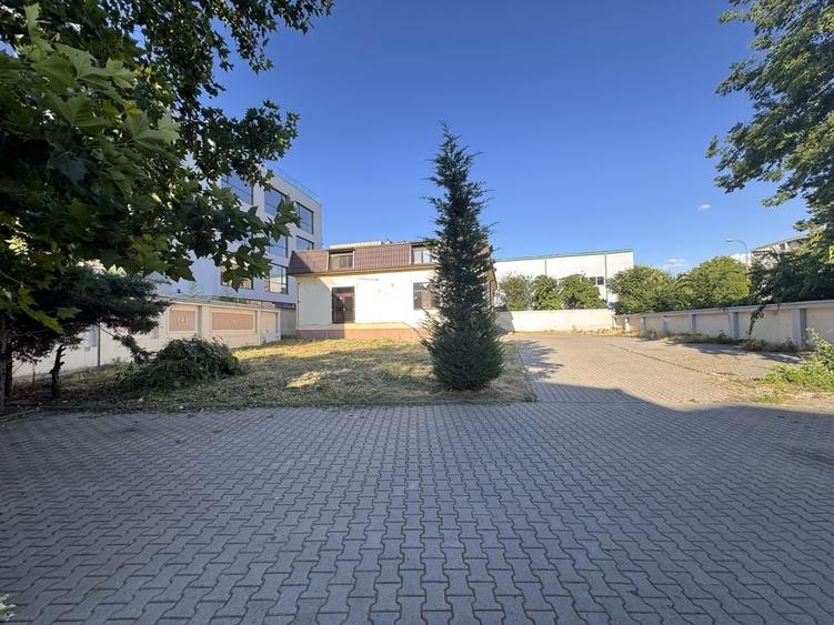 Casă cu 4 camere cu Teren 900 Mp în Central