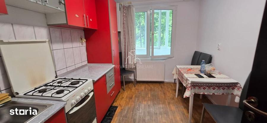 Apartament cu 2 camere decomandat în 22 Decembrie 1989