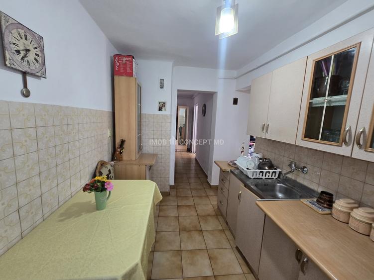 Apartament cu 2 camere circular, mobilat în Vest