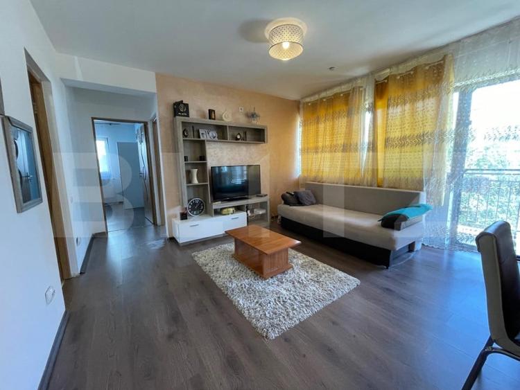 Apartament cu 3 camere semidecomandat, mobilat în Florești