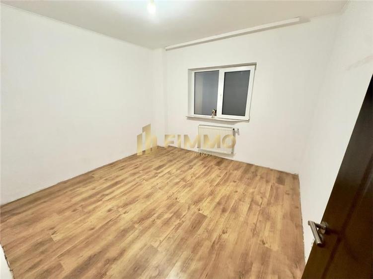 Apartament cu 4 camere decomandat în Obcini
