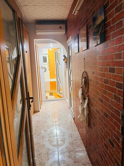Apartament cu 2 camere decomandat în 1 Mai