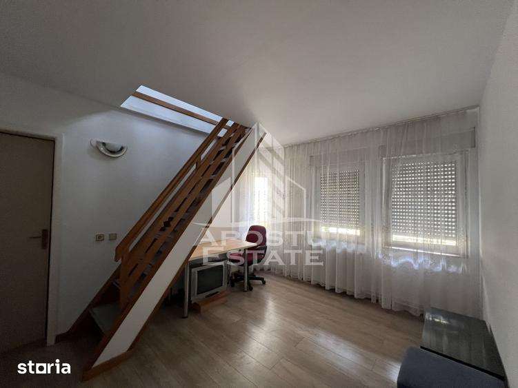 Apartament cu 4 camere în Central